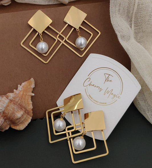 gold-plated square earrings featuring a beautiful pearl accent hoops