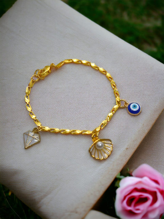 Anti Tarnish Chain Bracelet With 3 Unique Charms (Sea Shell Solitaire And evil eye)